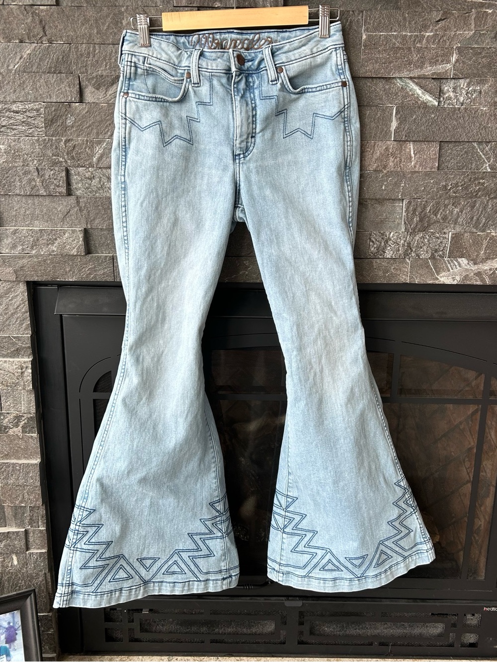 Wrangler Retro High-Rise Flare Jeans with Geometric Southwestern Stitching - Picture 3 of 8